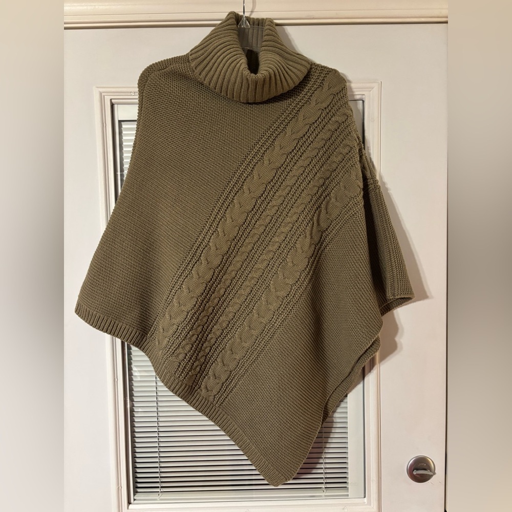 Simply Noelle Olive Cable Knit Poncho